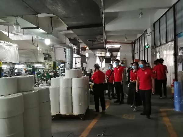 牛商會領(lǐng)導參觀印刷車間