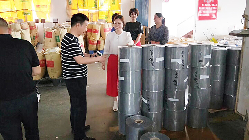 鋁型材熱收縮膜定制，就找廣一塑，廣一塑精工制作，專注收縮膜生產(chǎn)