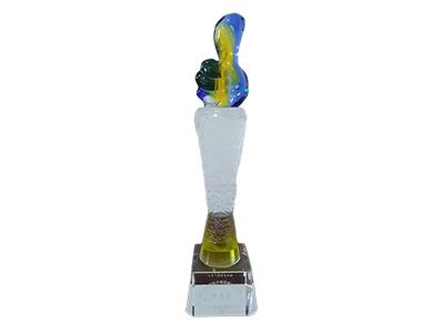 廣一榮獲十大牛商獎(jiǎng)杯